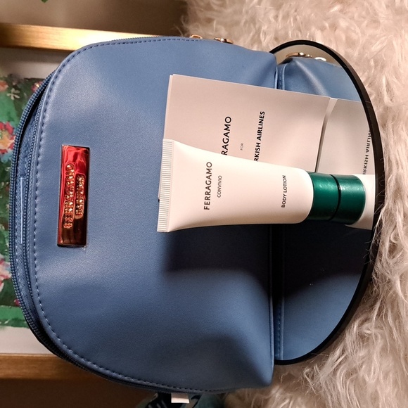 Salvatore Ferragamo for Turkish Airlines Business Class Toiletry Bag - Picture 8 of 14
